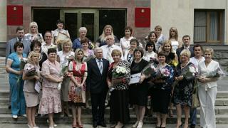 Лучших учителей и женщин-директоров года чествовали в Думе Ставрополья