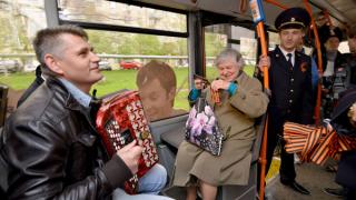 Музыкальный «Автобус Победы» появился в Ставрополе