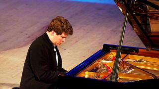 Пианист Денис Мацуев и новый рояль покорили ставропольскую публику