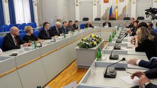Дума Ставрополья согласилась с предложением губернатора о сокращении числа депутатов, работающих на постоянной основе, до 18