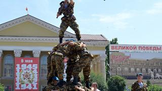 85-летие Воздушно-десантных войск зрелищно отметили в Ставрополе