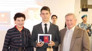 Глава Ставрополья поздравил школьника из села Кевсала с наградой за проявленное мужество