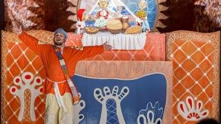 Театр кукол проводит благотворительный спектакль для детей в Ставрополе