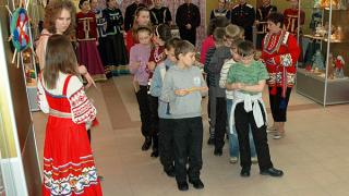 Школьники Ставрополя побывали на «Масленичных забавах-2015» в краеведческом музее