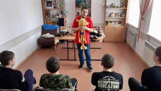 Коллектив Ставропольского краевого театра кукол опекает трудных подростков