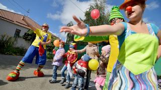 Больничные клоуны дарят радость детям в психологическом центре Михайловска