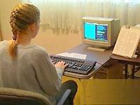 На компьютерах дома смогут обучаться дети-инвалиды по специальным программам