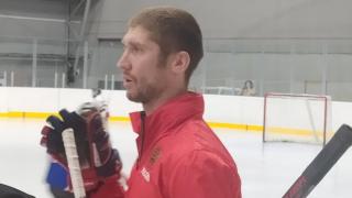Вратарь хоккейной сборной России провёл мастер-класс в Ставрополе