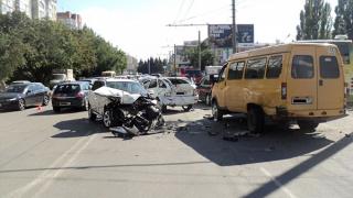 Семь автомобилей столкнулись в Ставрополе, один человек погиб, 4 госпитализированы