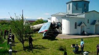 На Ставрополье самолет АН-2 врезался в церковь во время жесткой посадки