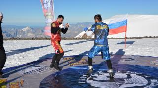 Кисловодские спортсмены провели бои на вершине Эльбруса