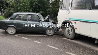Два человека пострадали в ДТП с автобусом и легковым авто в Георгиевске