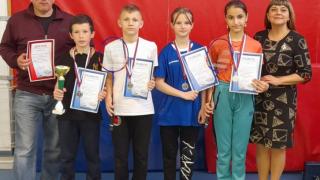 В Андроповском округе Ставрополья наградили детей за достижения в учёбе и спорте