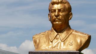 В Светлограде открыт бюст Сталину