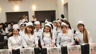 Будущие медики участвовали в ярмарке вакансий в Ставрополе
