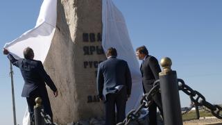 Памятник борцу Ивану Ярыгину изувечили неизвестные в Нефтекумском районе Ставрополья