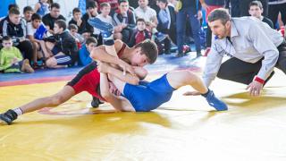 Открытый краевой турнир по вольной борьбе среди юношей прошел в Ставрополе