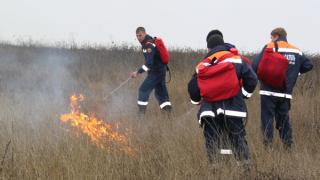 За выходные пожарные на Ставрополье отстояли у пламени более 40 га земель