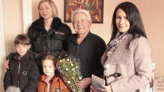 Молодёжь Дивного навестила ветеранов в День защитника Отечества
