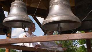 В селе Безопасном запели новые колокола