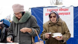 «Маршрут милосердия» в Ставрополе: накормили горячим обедом нуждающихся