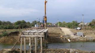Зеленокумск строит мост через реку Куму