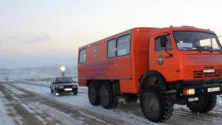Замерзающего мужчину спасатели вызволили из снежного плена в Дивном