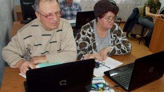 Более 850 пенсионеров обучились компьютерной грамотности на Ставрополье