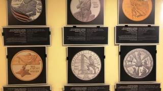 Запечатлённую на монетах войну представили на выставке в Ставрополе