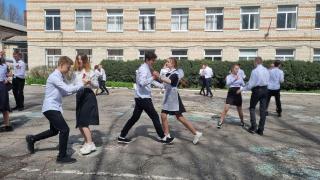 В разных территориях Ставрополья танцуют вальс Победы
