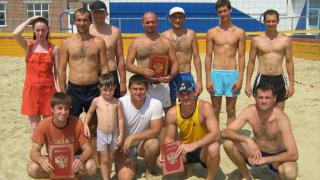 Производственные коллективы соревновались в пляжном волейболе в Красногвардейском