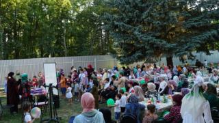 Глава мусульман Ставрополья приветствовал участников праздника женщин и детей