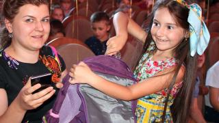 150 детей сотрудников МХК «ЕвроХим» в Невинномысске получили первоКЛАССНЫЕ подарки