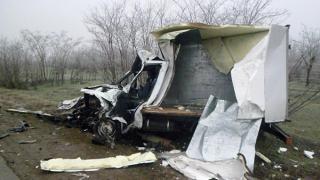 Один человек погиб и два ранены при столкновении автомобиля «DAF» с грузовой «Газелью» в Курском районе