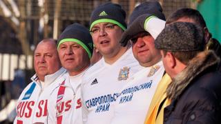 Руководители Ставрополья сразились на футбольном поле с сенаторами