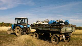 Следы летних пикников убирали в окрестностях Ставрополя сотрудники минприроды