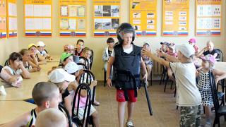 Для школьников Невинномысска организовали экскурсию в линейный отдел полиции