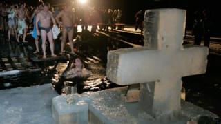 Крещение на Ставрополье отметили купанием в проруби