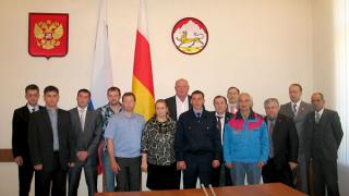 Председатель парламента РСО-А встретилась с членами поисковых организаций Осетии