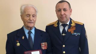 Участник Великой Отечественной войны Александр Пономаренко получил медаль СКР «Доблесть и отвага»