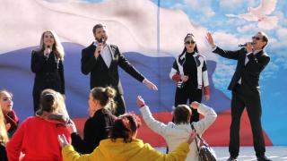 В Невинномысске День народного единства праздновали тысячи человек