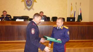 На Ставрополье следователи наградили полицейских