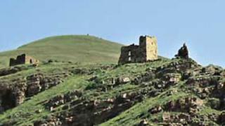 Священники, ученые и журналисты посетили древний храм в Северной Осетии