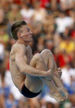 Евгений Кузнецов готовится к чемпионату Европы по прыжкам в воду