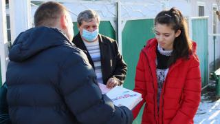 Ставропольским детям из нуждающихся семей подарили ноутбуки и планшеты