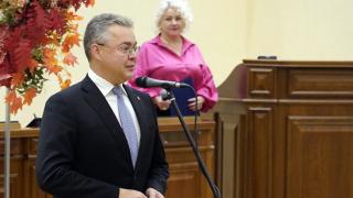 Губернатор Ставрополья наградил педагогов края в День учителя