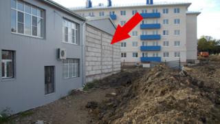 Взрывоопасная угроза: Склад боеприпасов рядом с жилым домом в Ставрополе