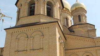 В храме Серафима Саровского Невинномысска провел первое богослужение митрополит Кирилл