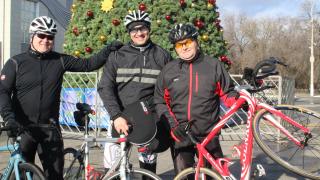 Невинномысские велосипедисты встретили Новый год на колёсах
