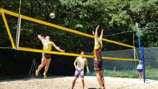 В Ставрополе в День физкультурника прошёл краевой турнир по пляжному волейболу